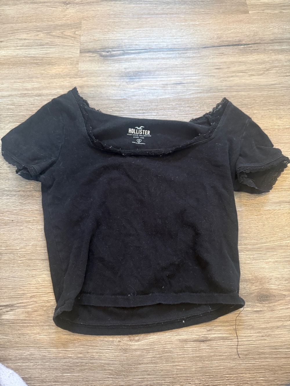 Hollister Black Lace-Trim Crop Scoop Top